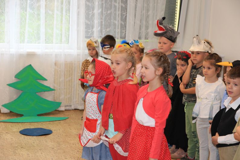 Divadelní představení dětí z MŠ Beruška?width=300